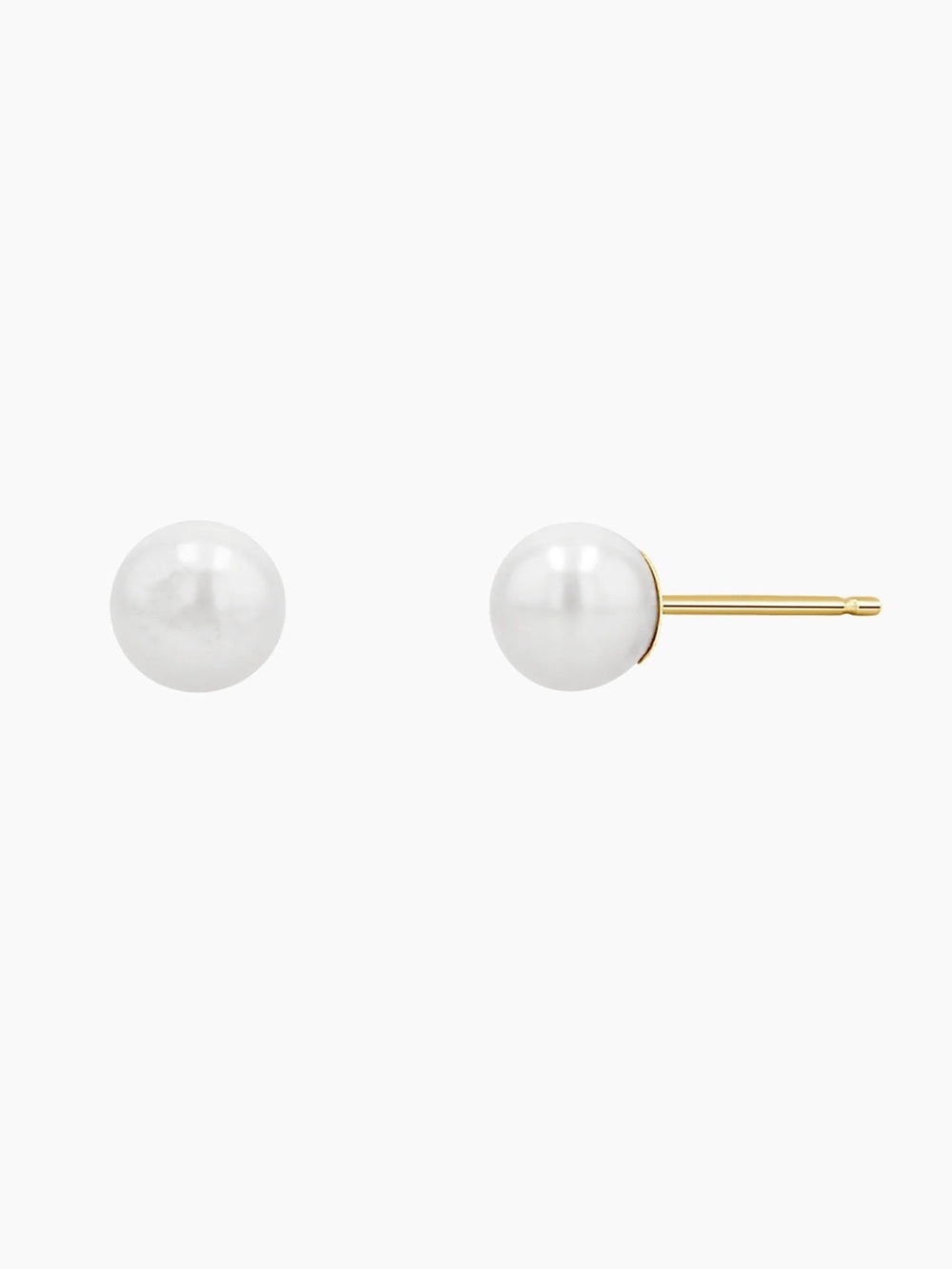 Freshwater Pearl Stud Earrings;
Brand new in box; 6 mm; 14k yellow gold
